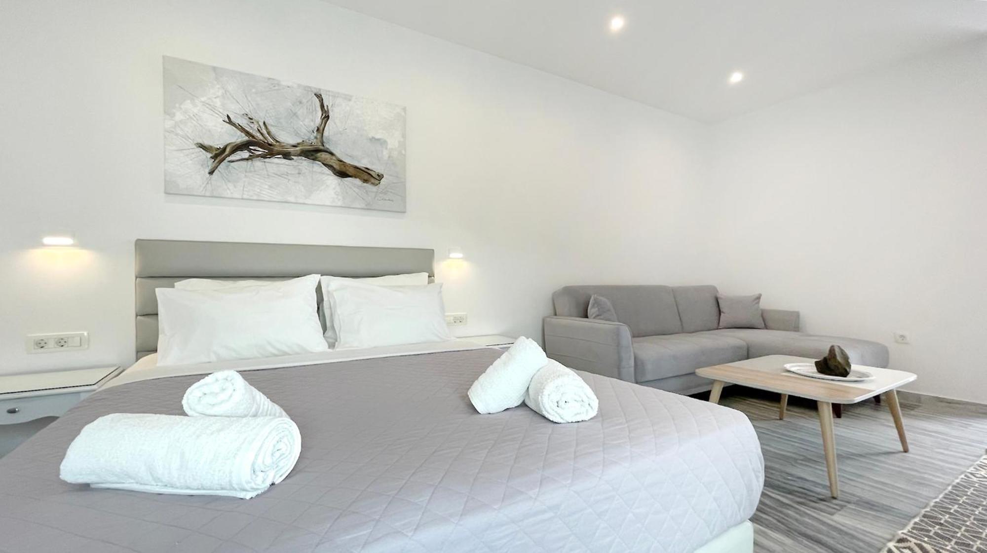 Hermoso Luxury Suites โมโนลิธอส ห้อง รูปภาพ