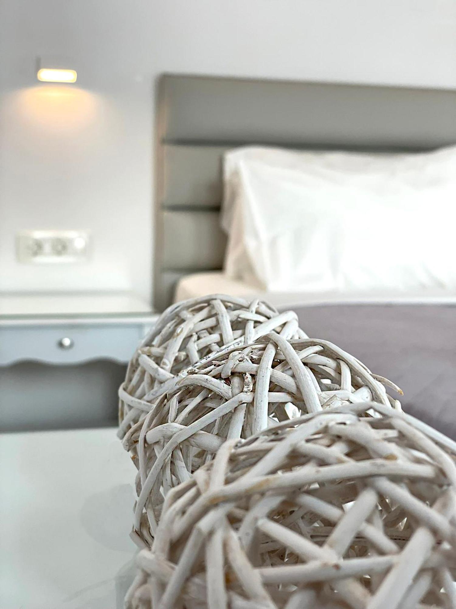 Hermoso Luxury Suites โมโนลิธอส ห้อง รูปภาพ