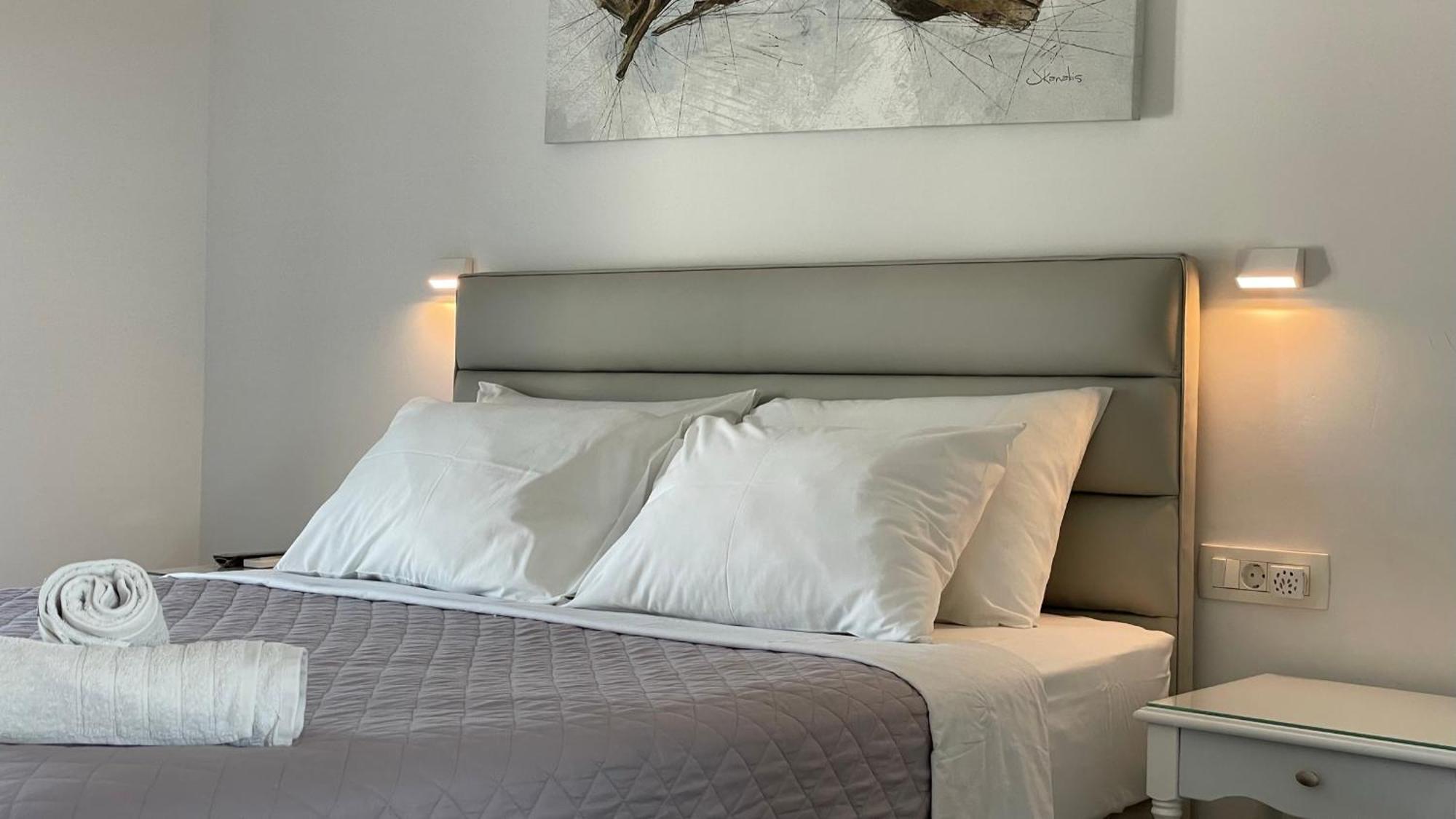 Hermoso Luxury Suites โมโนลิธอส ภายนอก รูปภาพ