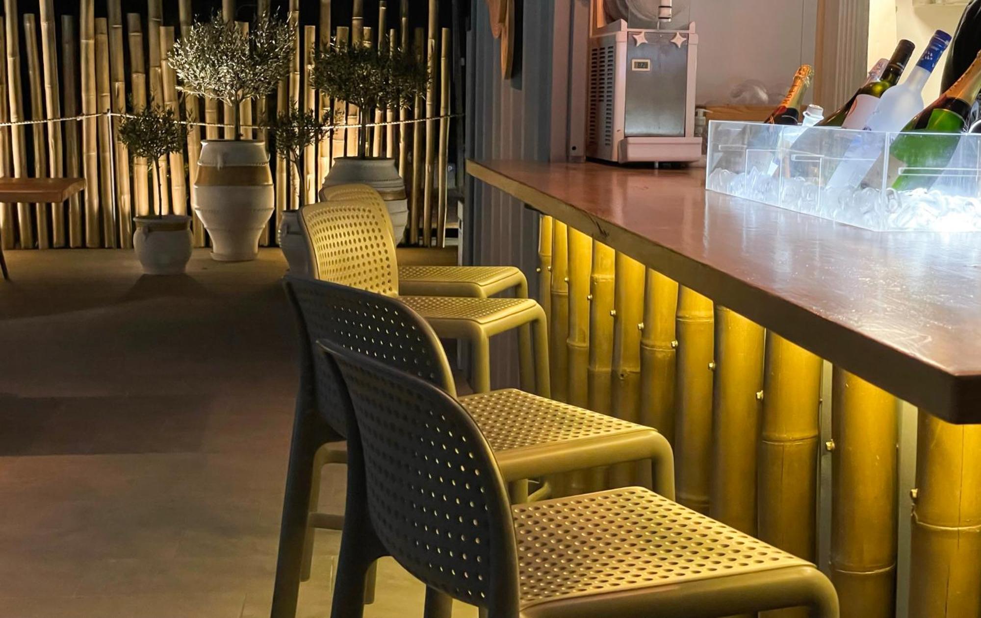 Hermoso Luxury Suites โมโนลิธอส ภายนอก รูปภาพ
