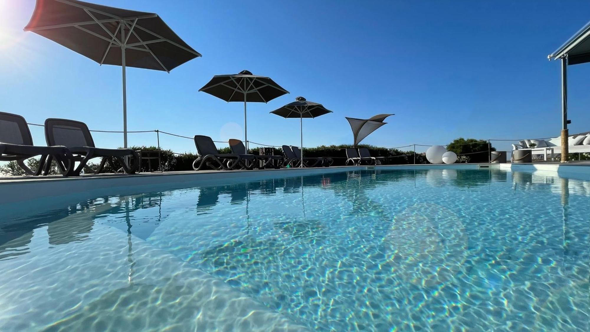 Hermoso Luxury Suites โมโนลิธอส ภายนอก รูปภาพ